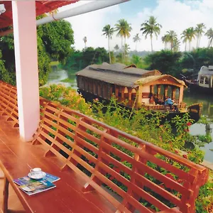  Homestay Backwater Breeze India