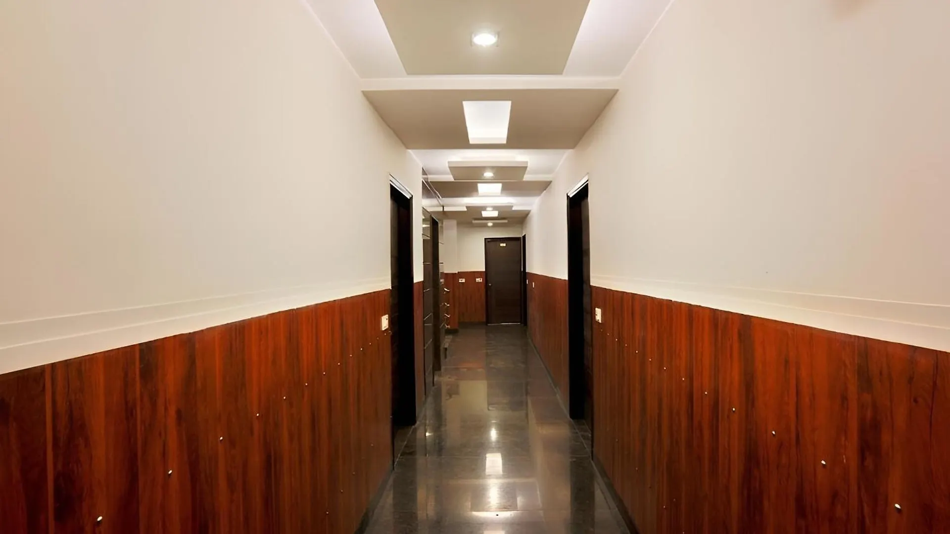 Hotel Anand Lok Inn New Delhi